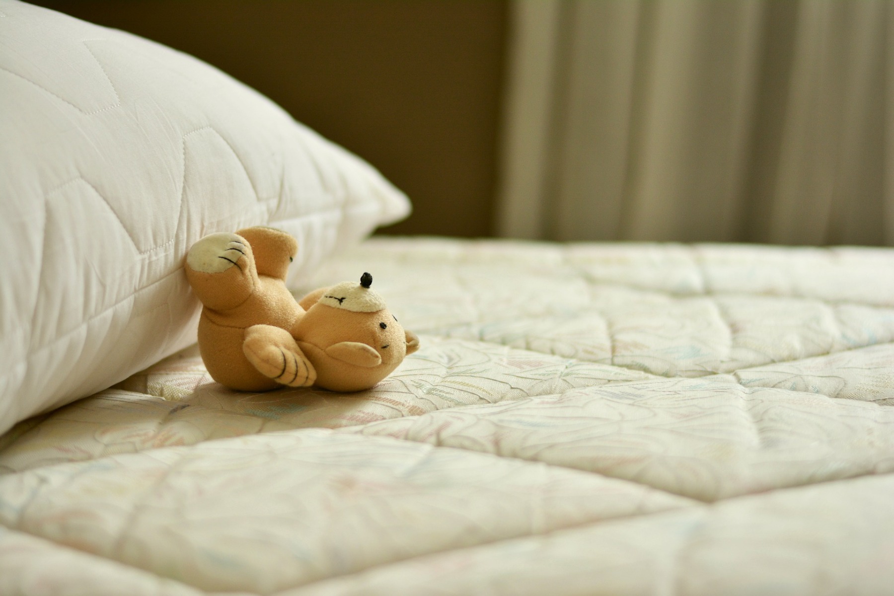 Using a Mattress Cleaner and Freshener